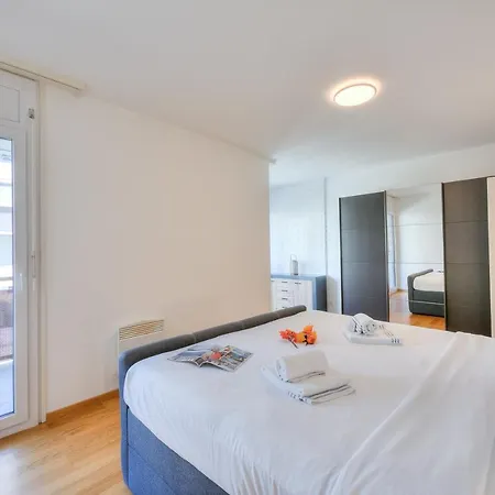 Apartment Locarno Place *