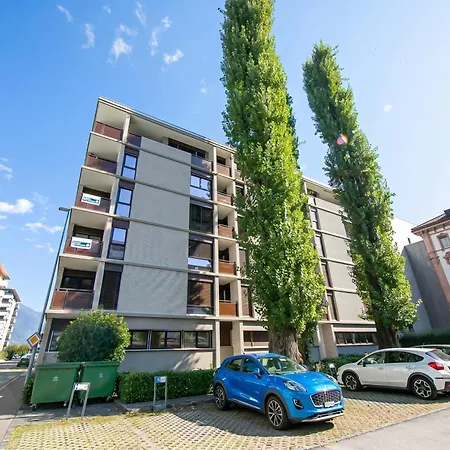 Locarno Place Apartment *