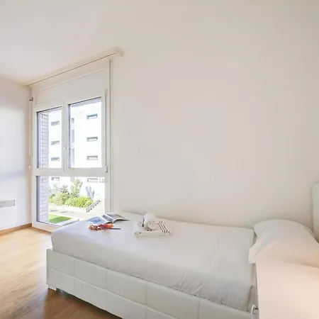 Apartment Locarno Place *